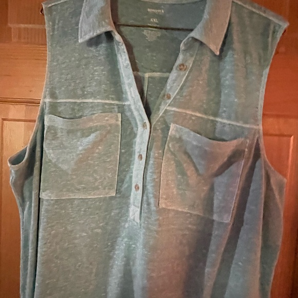 Sonoma woman’s top - Picture 2 of 4